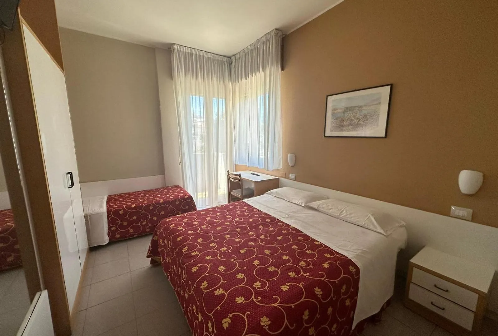Hotel Junior Rimini 3*,  Olaszország