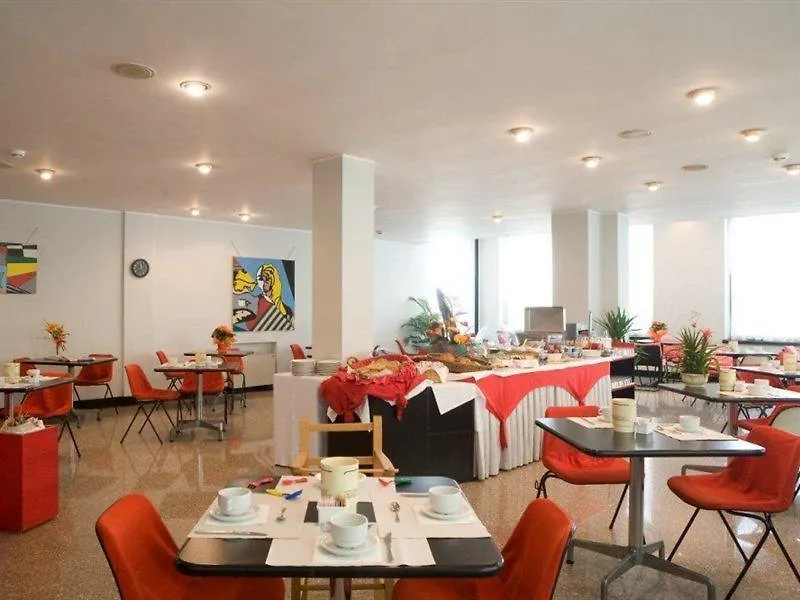 Hotel Junior Rimini 3*,  Italy