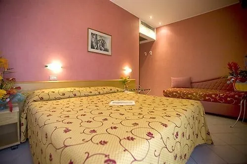 Hotel Junior Rimini 3*,